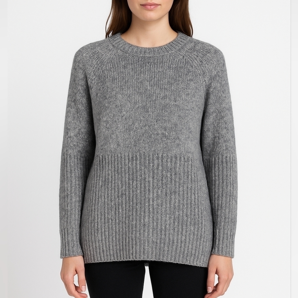 Banana republic Italian Yarn Crewneck Wool blend knit sweater